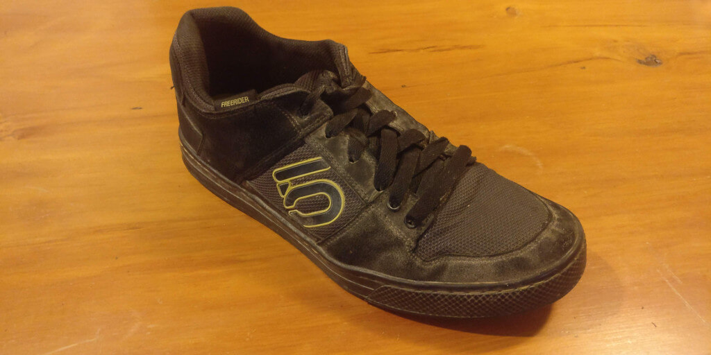 What shoes to wear mountain biking? – SHRED TRAIL