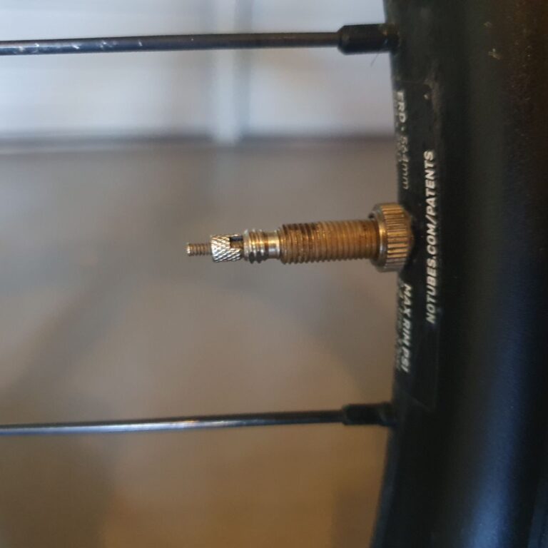 Tubeless mountain bike tire leaking? Replace the rim tape! [Guide